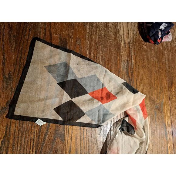 Vintage 1960s WPL209 Italy womens scarf wrap cream black gray red polyester - Picture 3 of 3